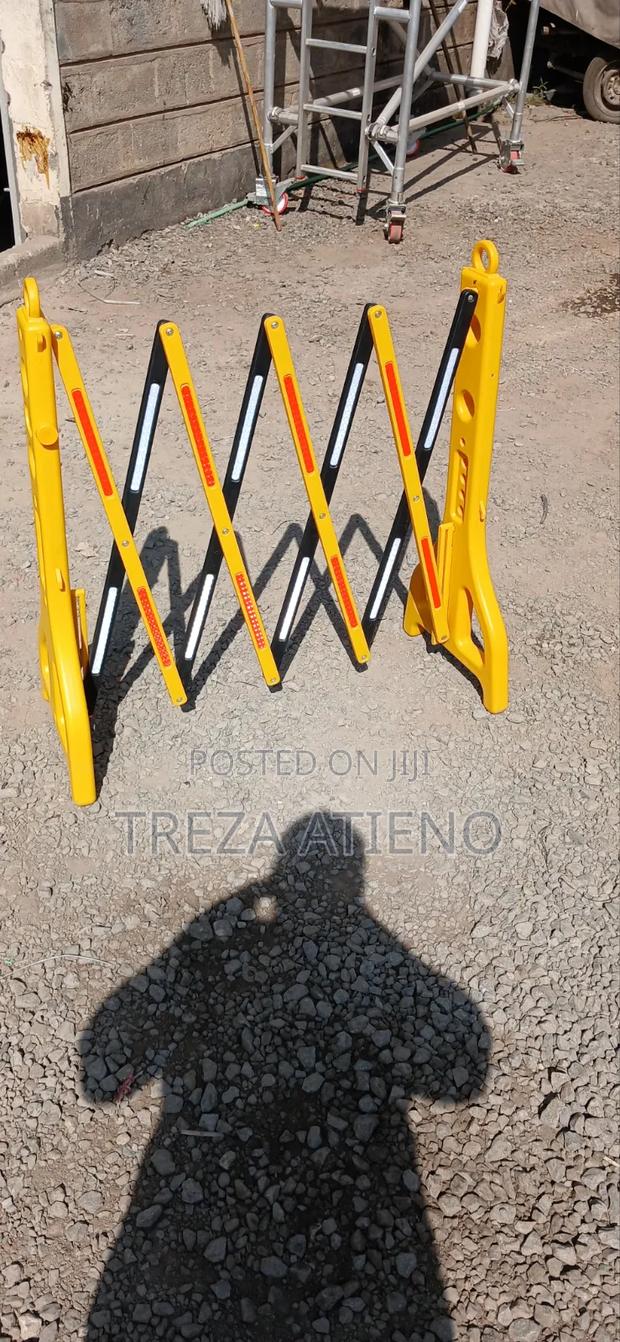 Crowd Control Safety Barrier - main view