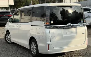 Toyota Voxy 2019 White