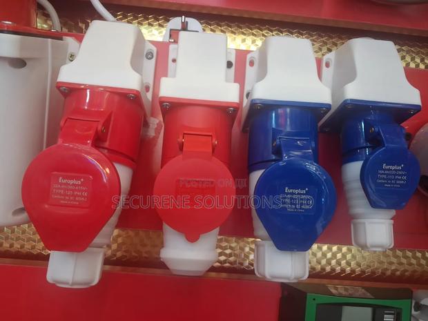 Industrial Electrical Socket Heavy-Duty, 3-Phase Connector - thumbnail 2