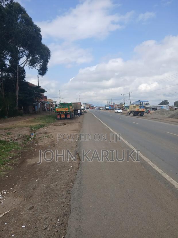50x100 Plot in Naivasha Kinamba Touching the Tarmac Good for Develop - thumbnail 4