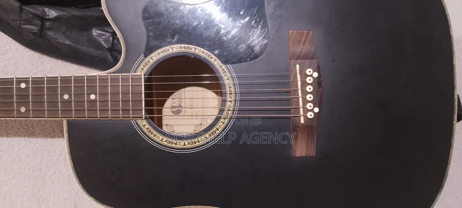 Meitone Size 40 Acoustic Guitar + Free Bag, Capo New Pickup