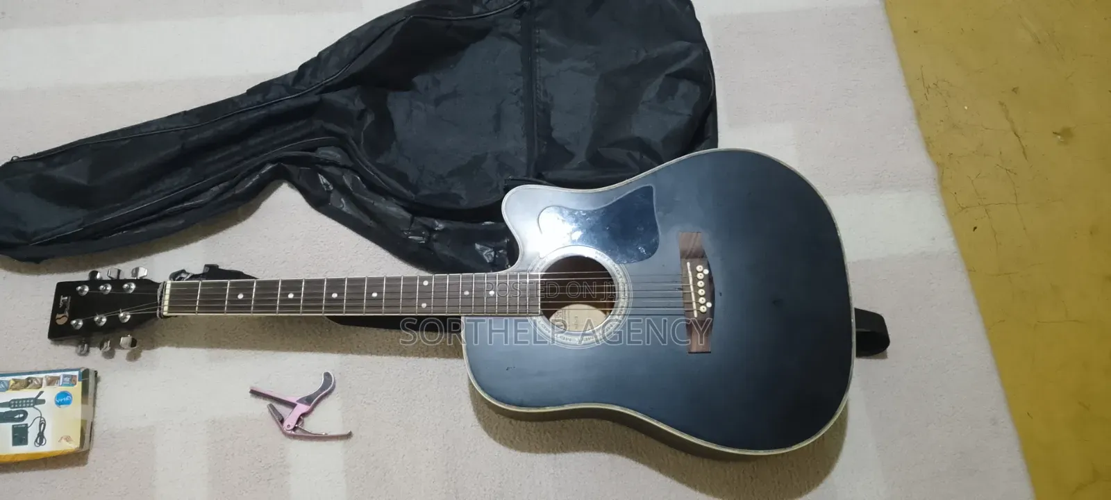 Meitone Size 40 Acoustic Guitar + Free Bag, Capo New Pickup
