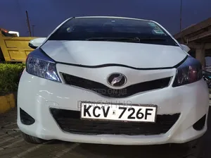 Toyota Vitz 2013 White