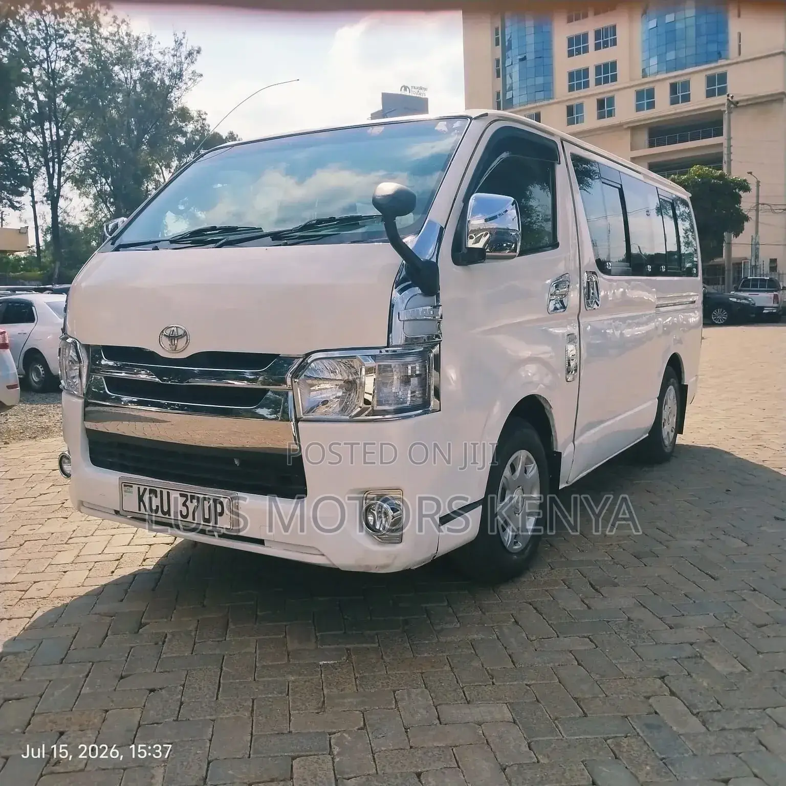 Toyota HiAce 2012 White