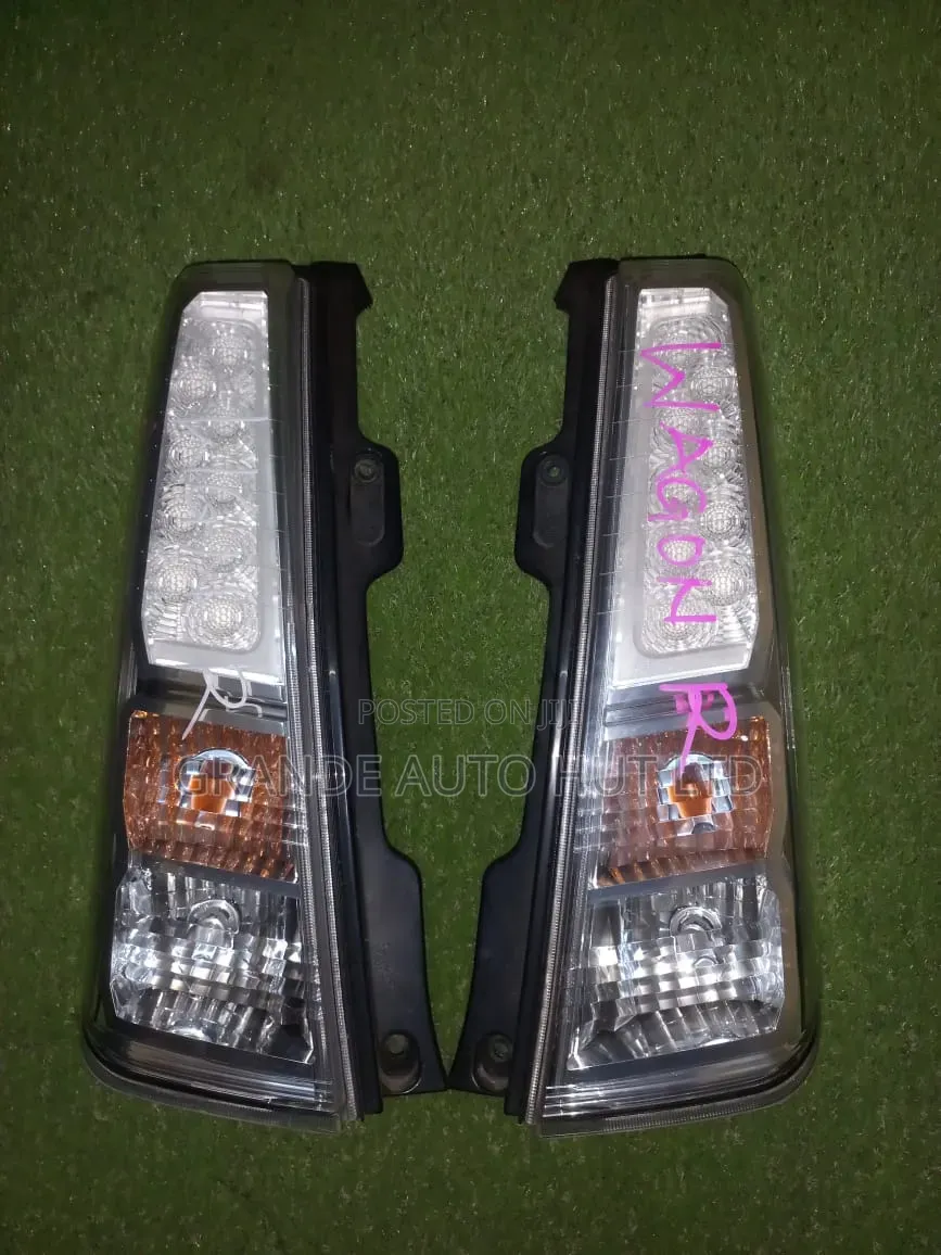 Suzuki Wagon R Taillights Clear/Red