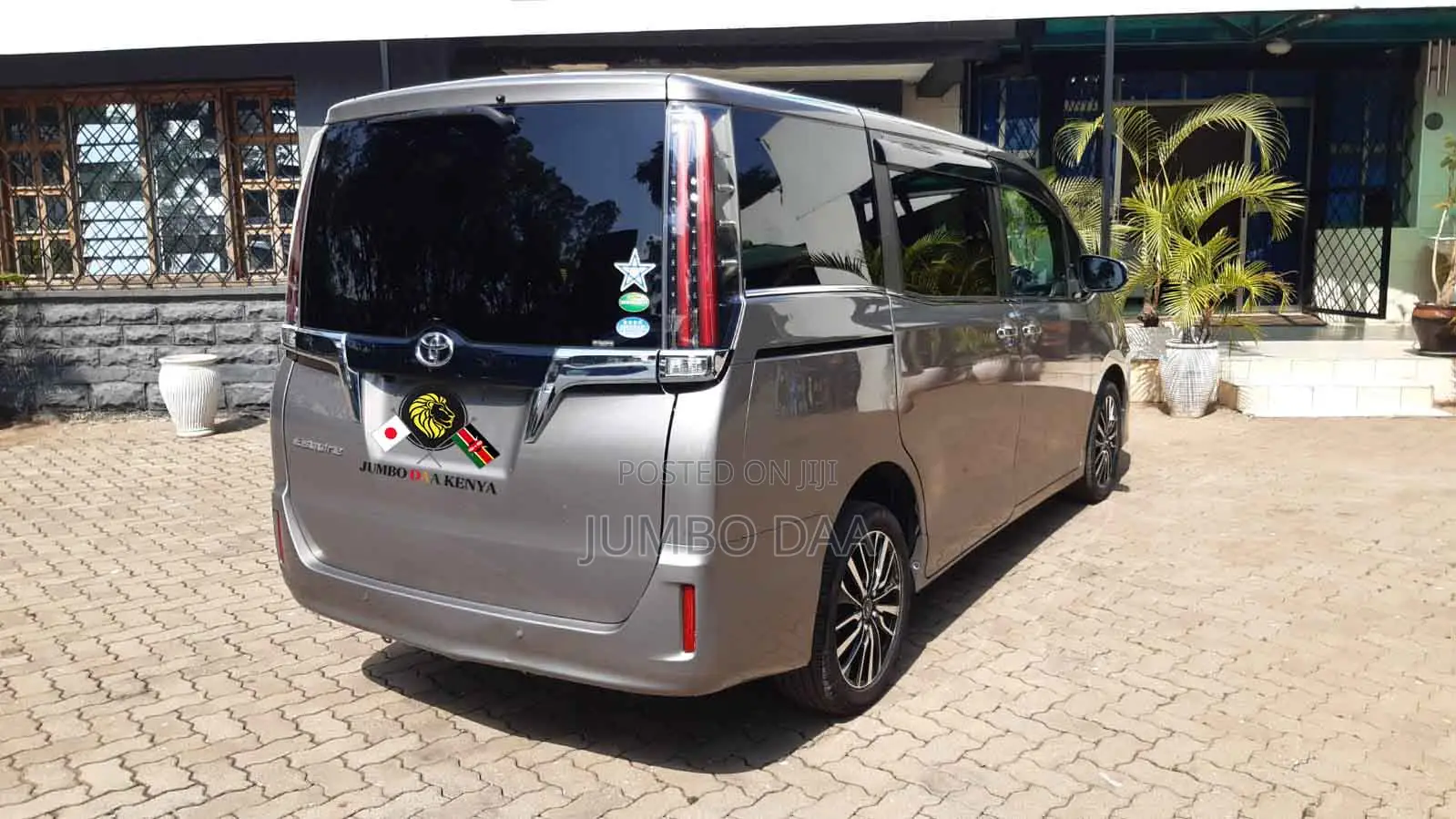 Toyota Esquire 2.0 AWD (7 seater) 2019 Silver