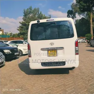 Toyota HiAce 2012 White
