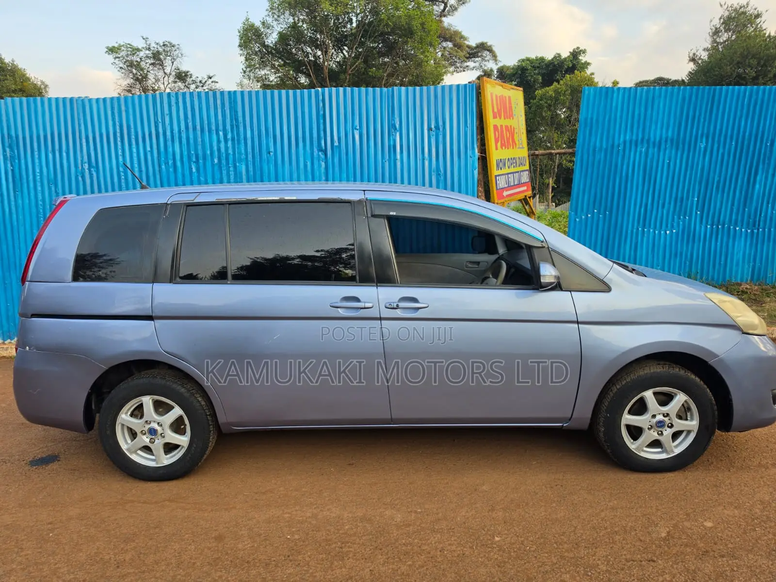 Toyota ISIS 2007 Blue