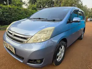 Toyota ISIS 2007 Blue