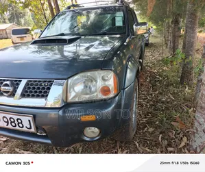 Nissan Hardbody 2013 Black