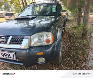 Nissan Hardbody 2013 Black
