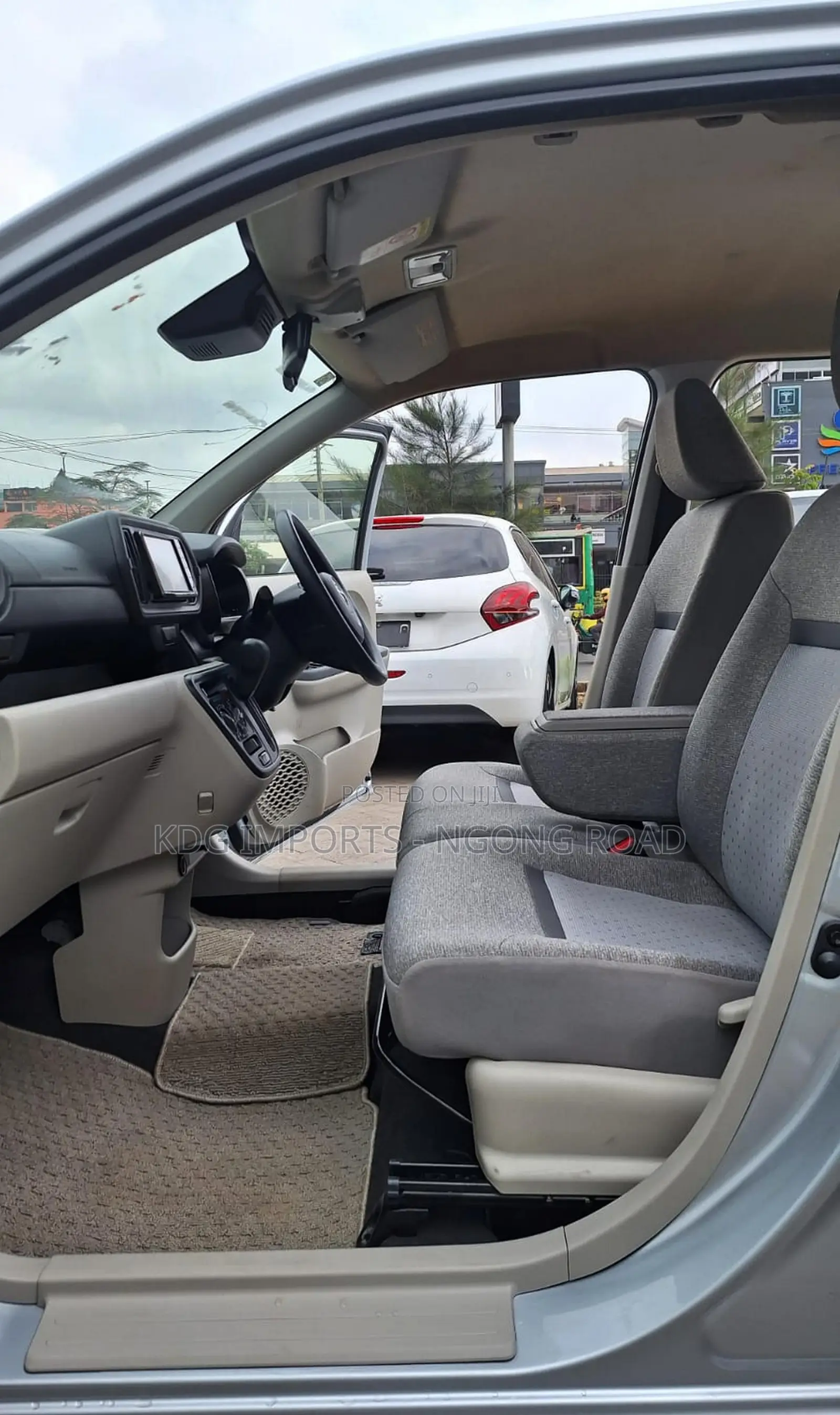 Toyota Passo 2019 Silver