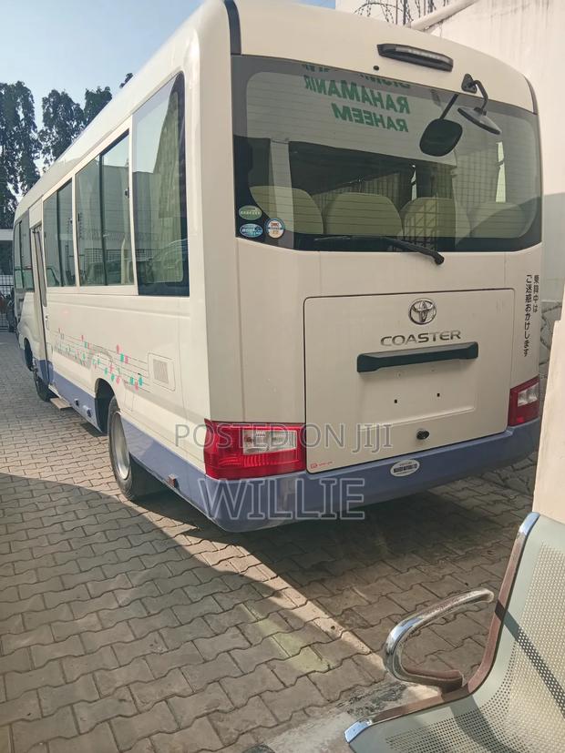 Toyota Coaster 2019 White - thumbnail 3