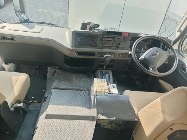 Toyota Coaster 2019 White - thumbnail 7
