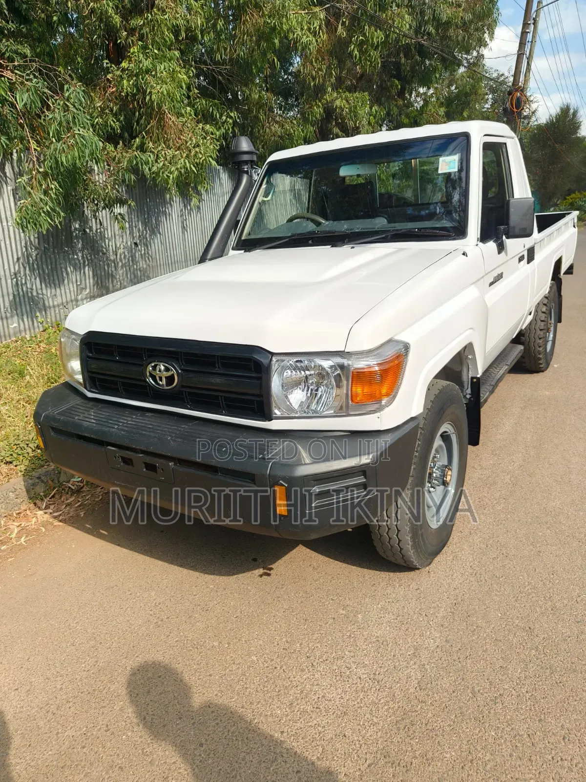 Toyota Land Cruiser 2017 White
