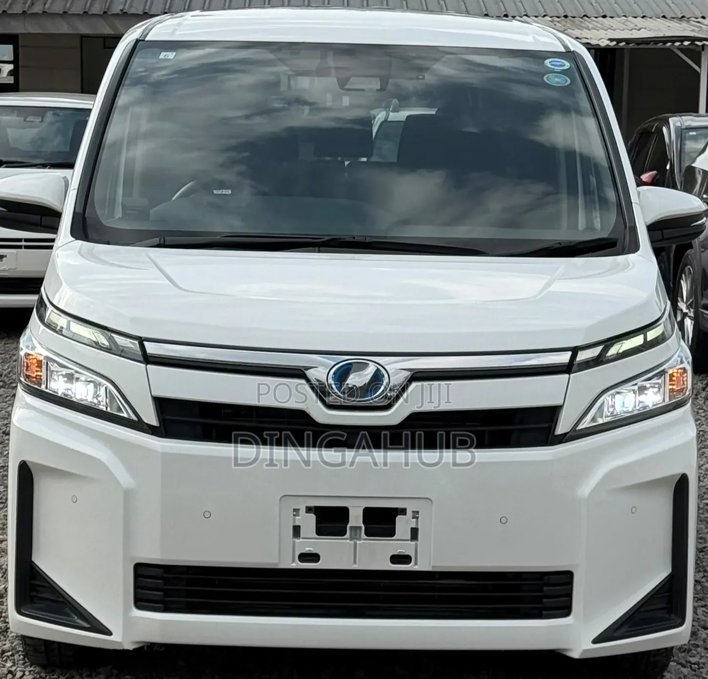 Toyota Voxy Hybrid V 2WD 7-Seater 2019 White