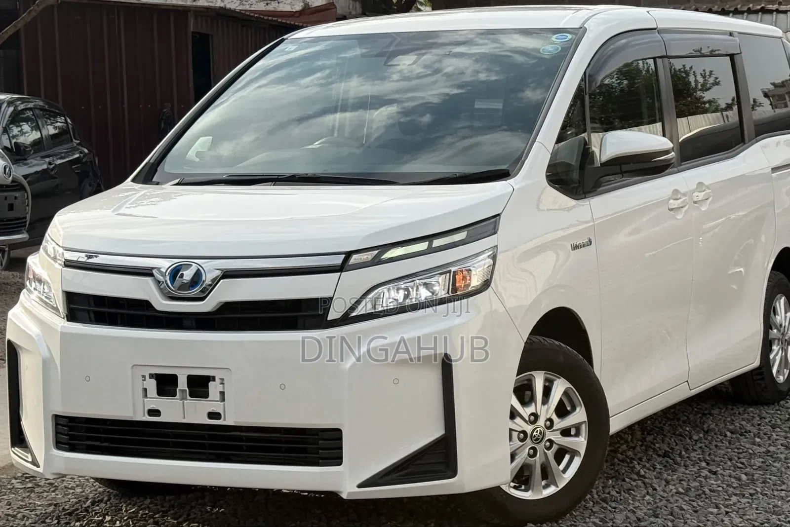 Toyota Voxy Hybrid V 2WD 7-Seater 2019 White