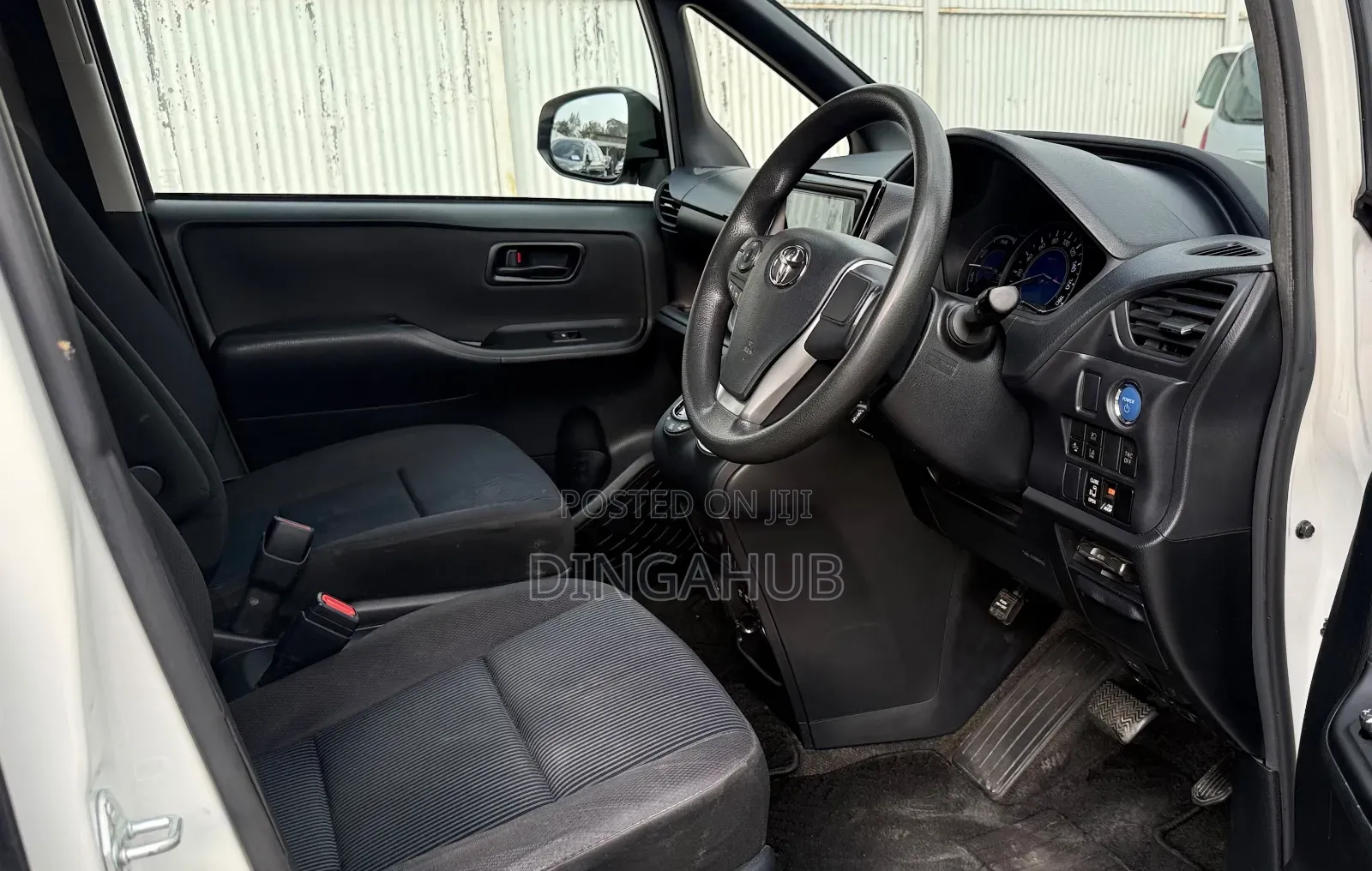 Toyota Voxy Hybrid V 2WD 7-Seater 2019 White