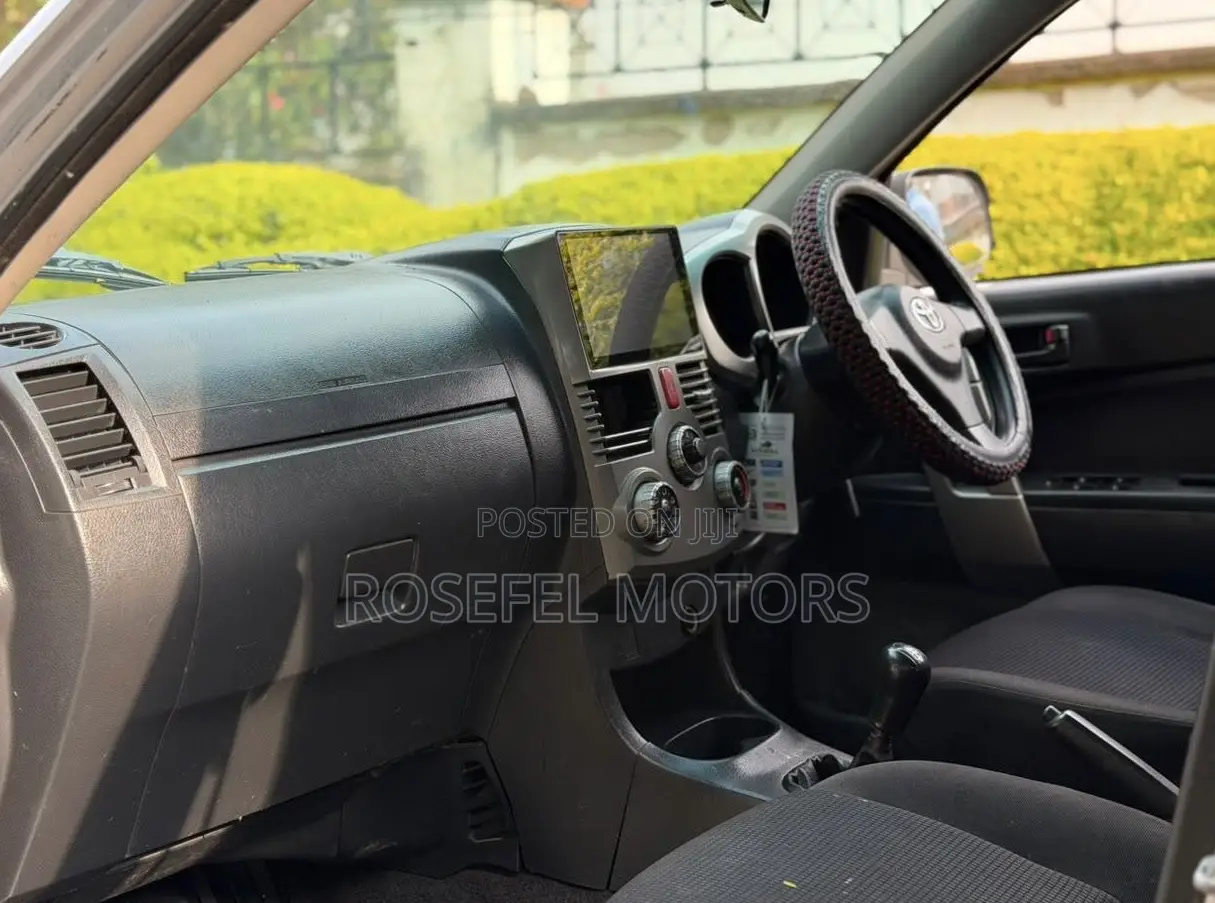 Toyota Rush 1.5 AWD 2007 Silver