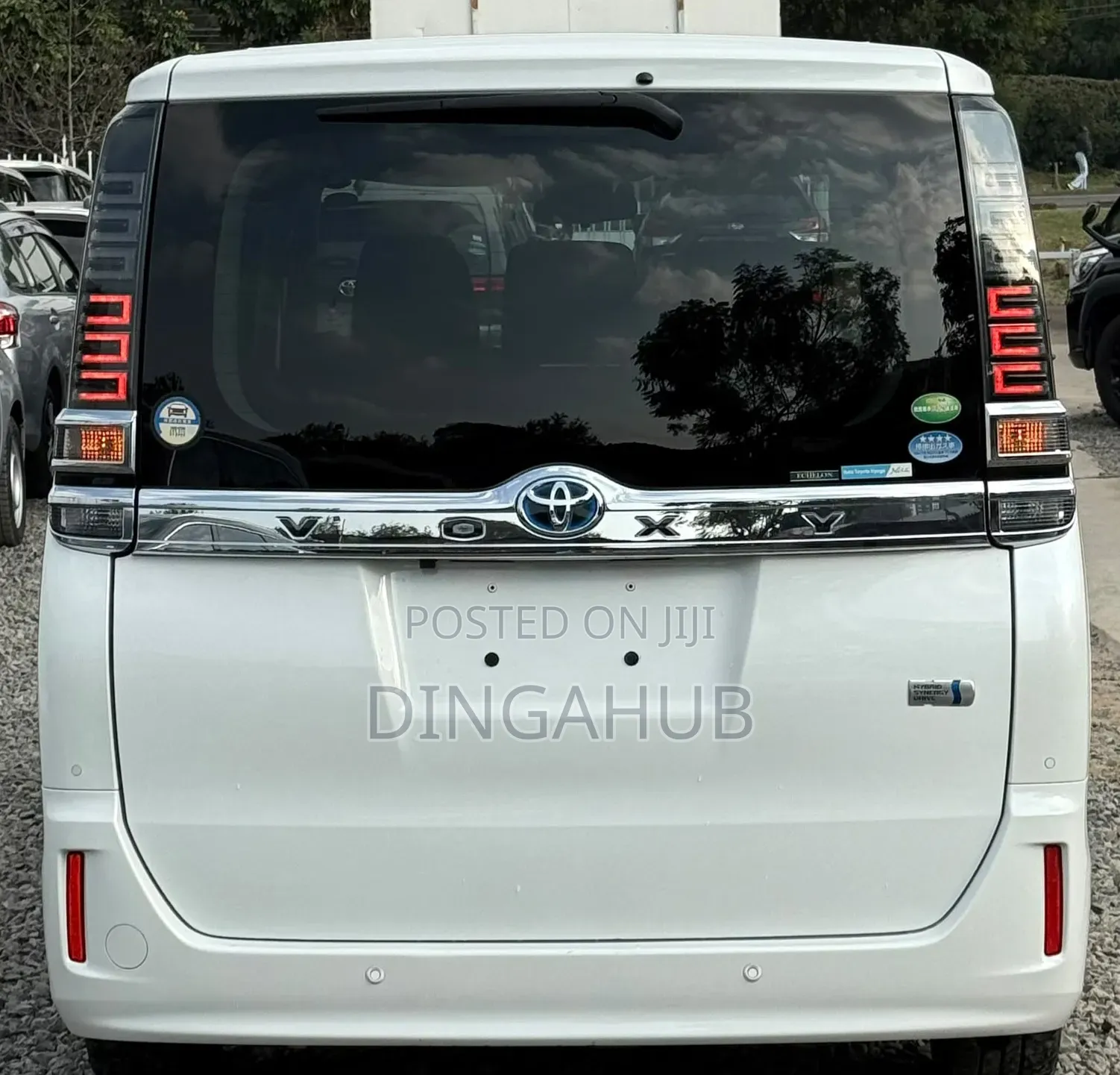 Toyota Voxy Hybrid V 2WD 7-Seater 2019 White