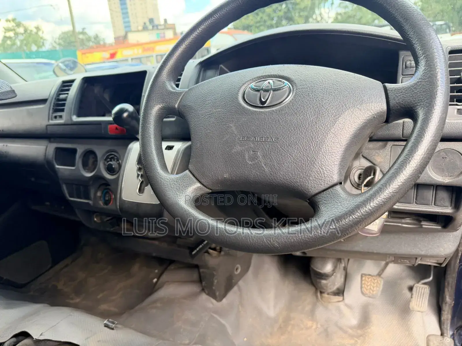 Toyota HiAce 2014 Blue