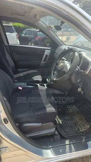 Toyota Rush 1.5 AWD 2014 Silver