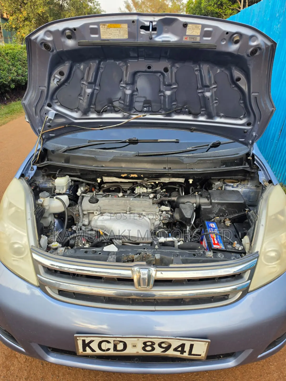 Toyota ISIS 2007 Blue