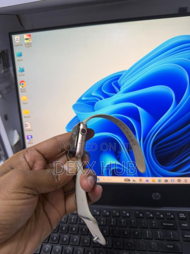 Apple Watch Series 5 40MM - thumbnail 2
