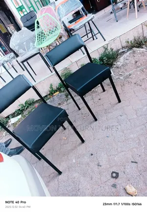 Instock Colleges Chairs