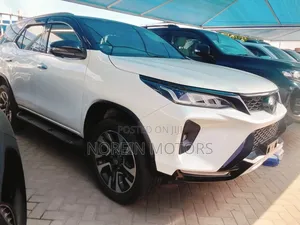 Toyota Fortuner 2021 White