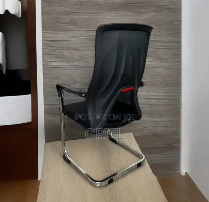 Office Chair : Sled Base Visitor Waiting Chair