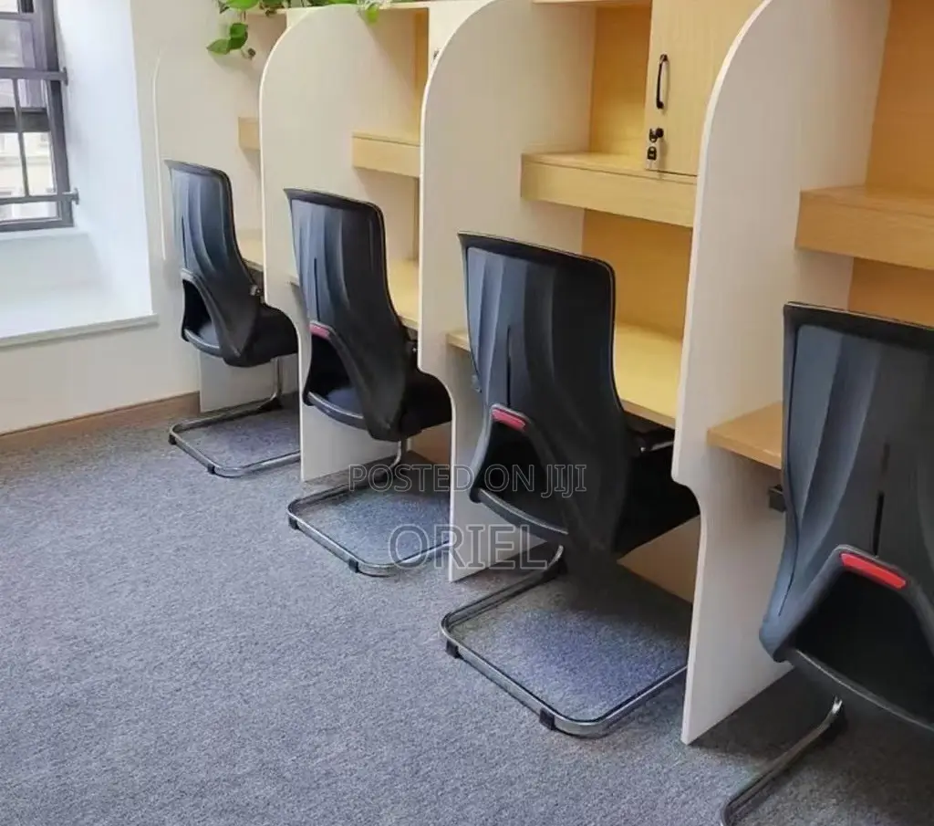 Office Chair : Sled Base Visitor Waiting Chair