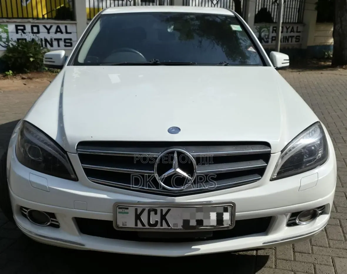 Mercedes-Benz C200 2010 White