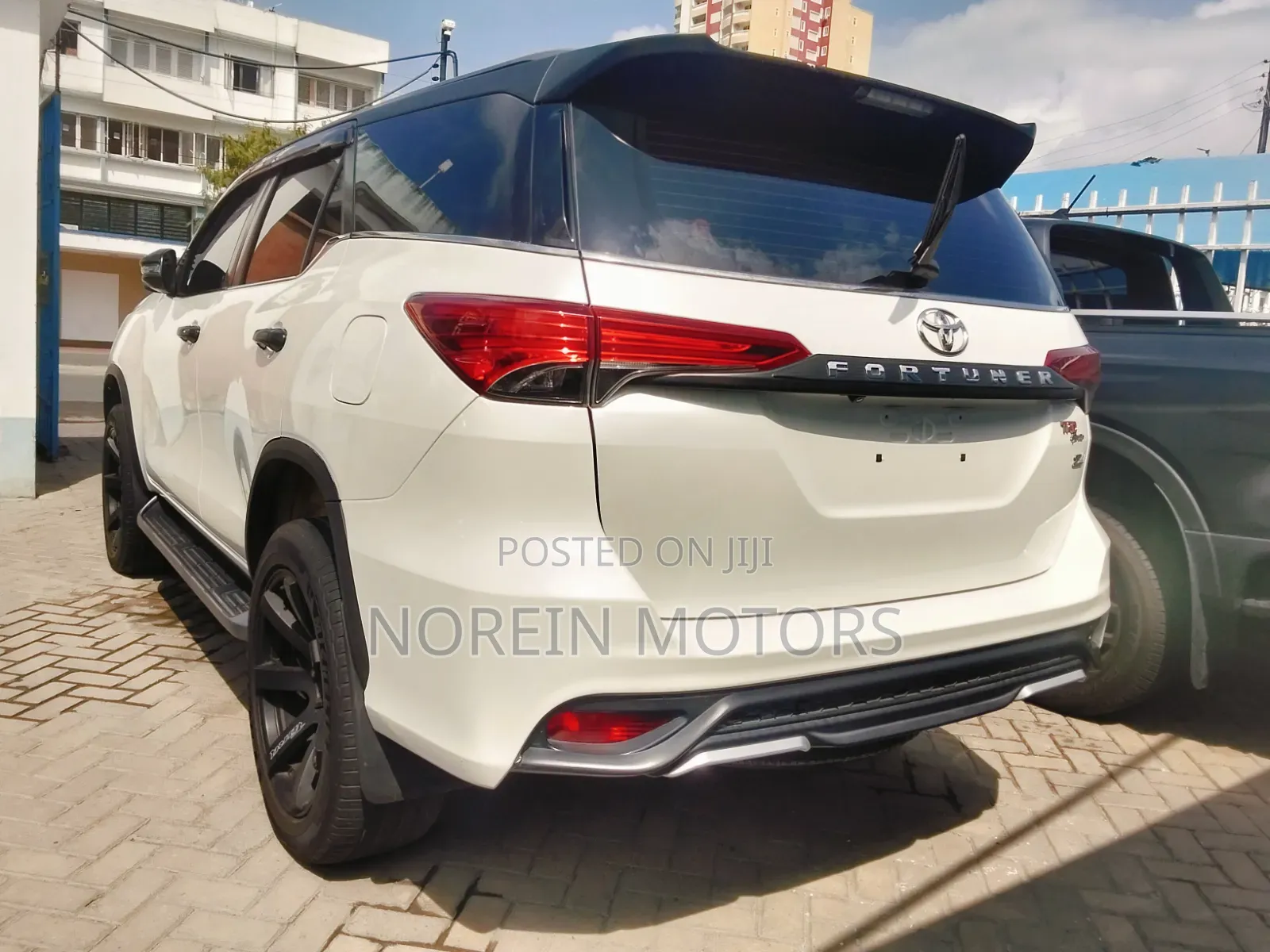 Toyota Fortuner 2023 Black