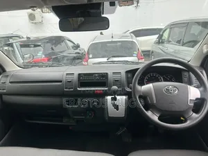 Toyota GranAce 2019 Silver