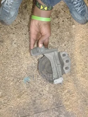 Mazda CX-5 Engine Mounting