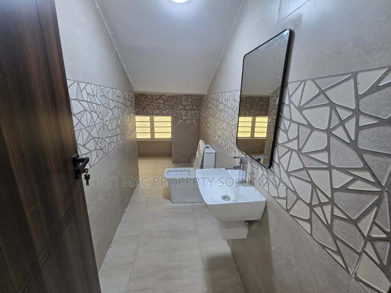 4bdrm House in Mugutha, Kamakis for sale