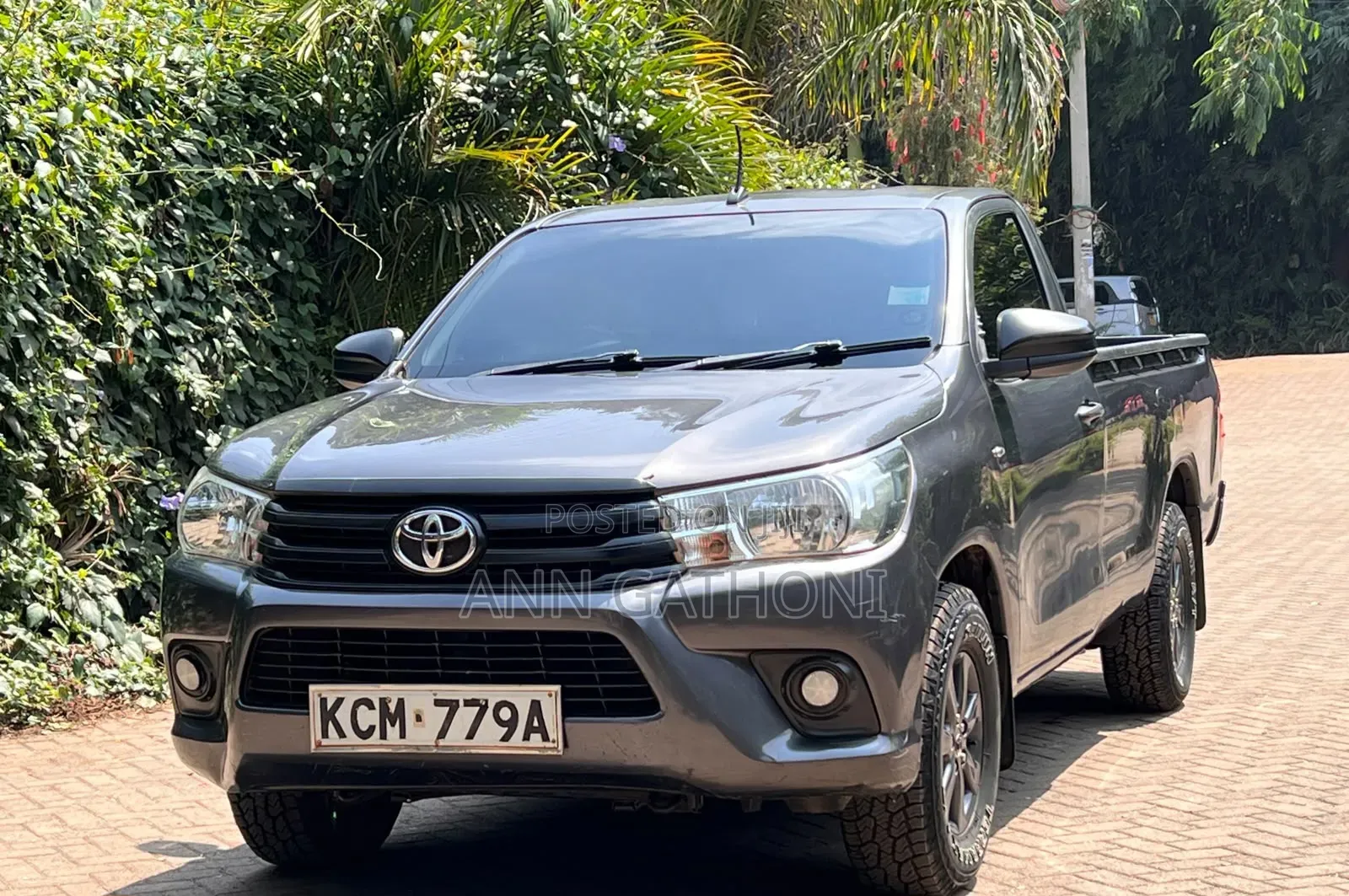 Toyota Hilux 2017 Gray