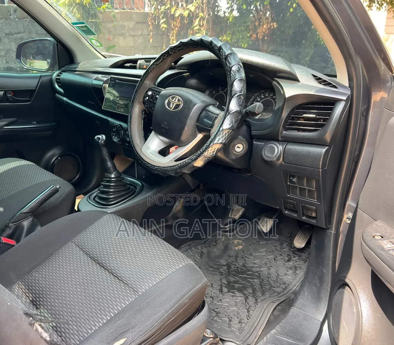 Toyota Hilux 2017 Gray