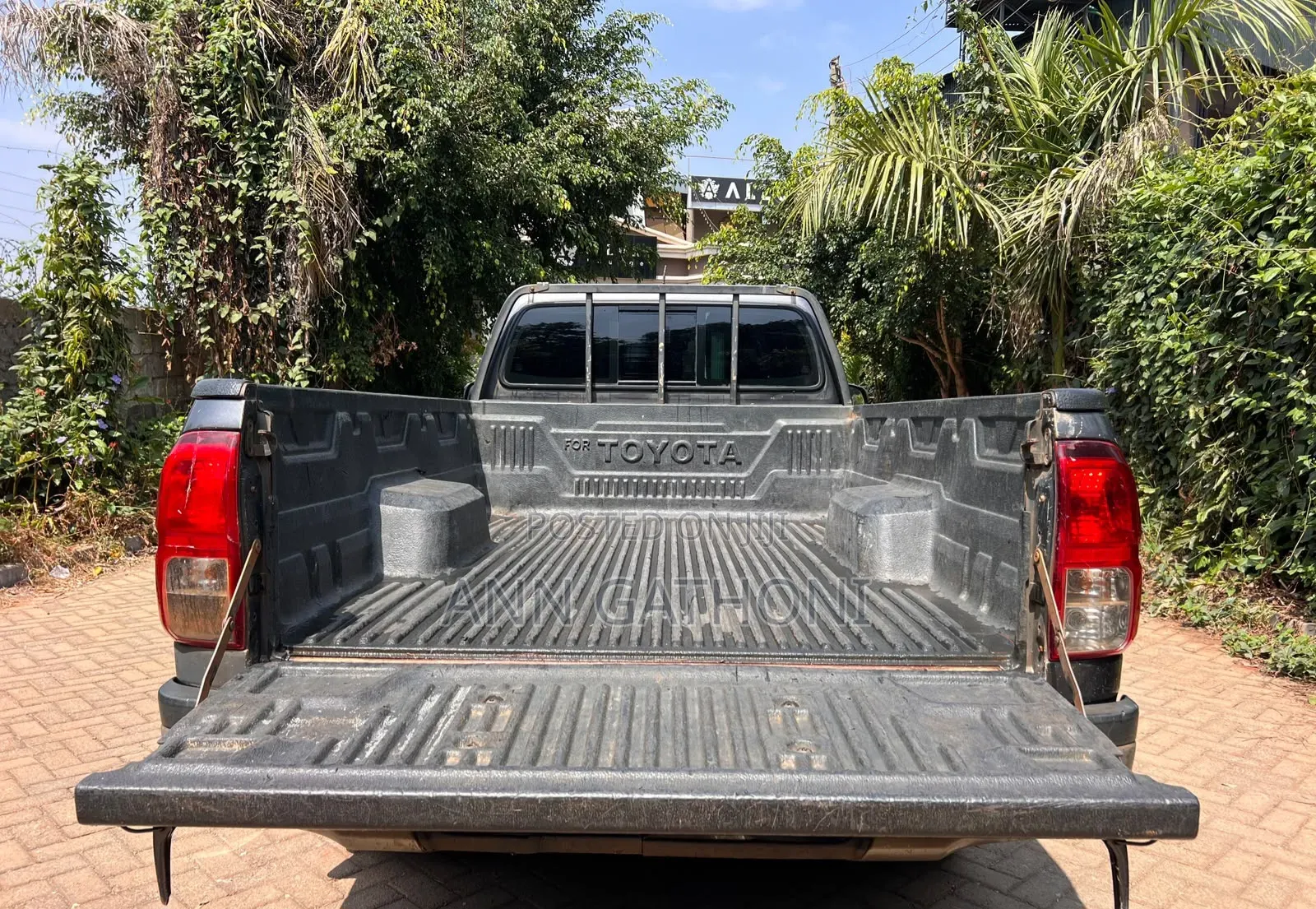 Toyota Hilux 2017 Gray