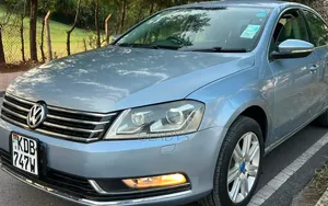 Volkswagen Passat 2013 Blue