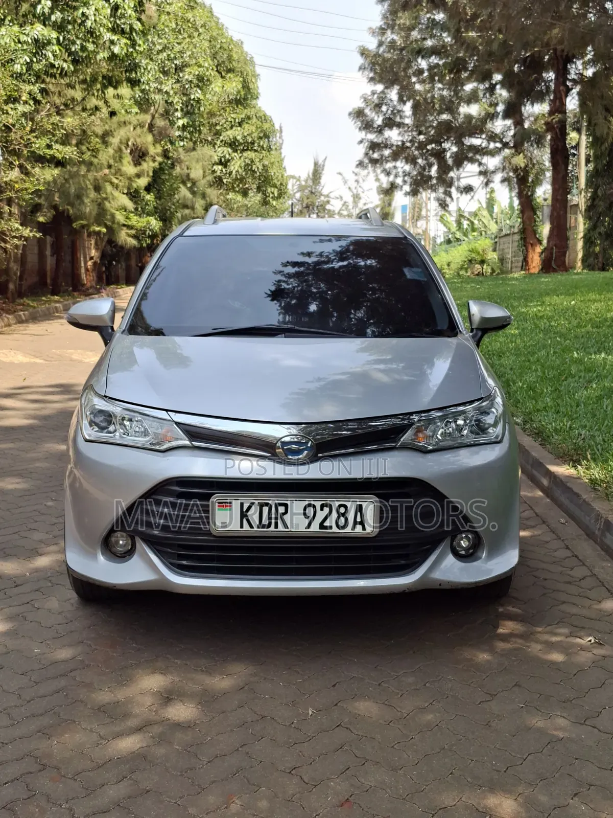 Toyota Corolla Fielder 2017 Silver