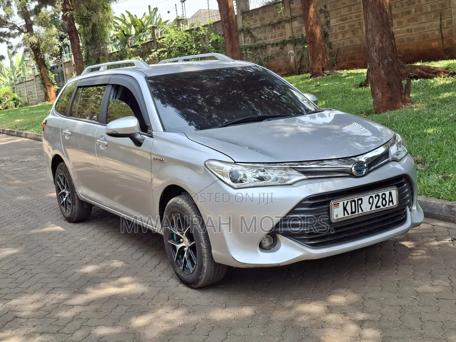 Toyota Corolla Fielder 2017 Silver
