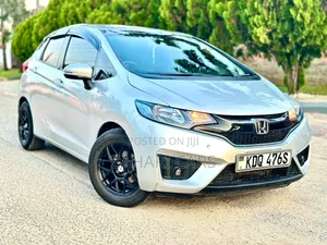 Honda Fit 2017 Silver