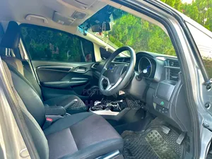 Honda Fit 2017 Silver