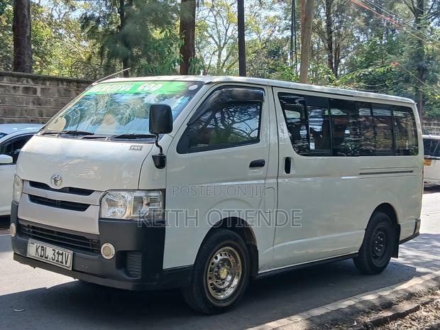 Toyota HiAce 2016 White - thumbnail 3