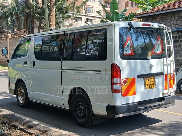 Toyota HiAce 2016 White - thumbnail 4