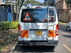 Toyota HiAce 2016 White