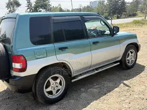 Mitsubishi Pajero 2001 Green