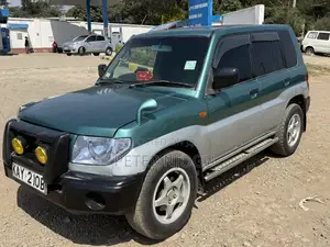 Mitsubishi Pajero 2001 Green